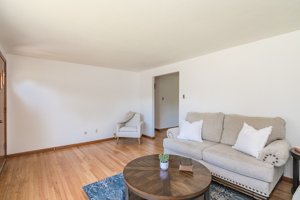 40 Farmington Road Amherst, MA 01002 - Photo 8 of 26 a living room with furniture and a couch