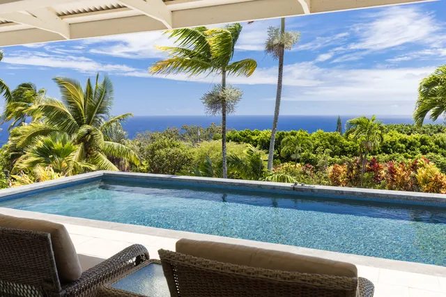 a view of sitting area