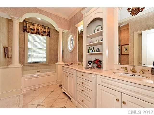 1710 Queens Road Charlotte, NC 28207 - Photo 11 of 16 Gallery Image 11
