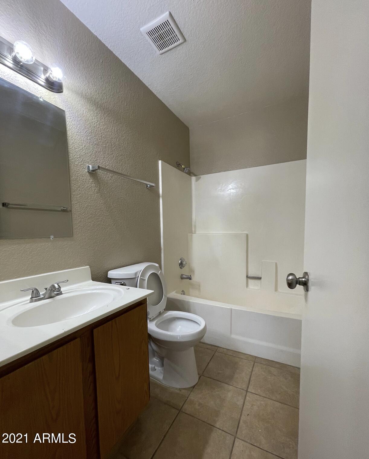 4242 North 69th Lane, Unit 1333 Phoenix, AZ 85033 - Photo 7 of 12 Screen Shot 2021-12-02 at 11.40.56 AM