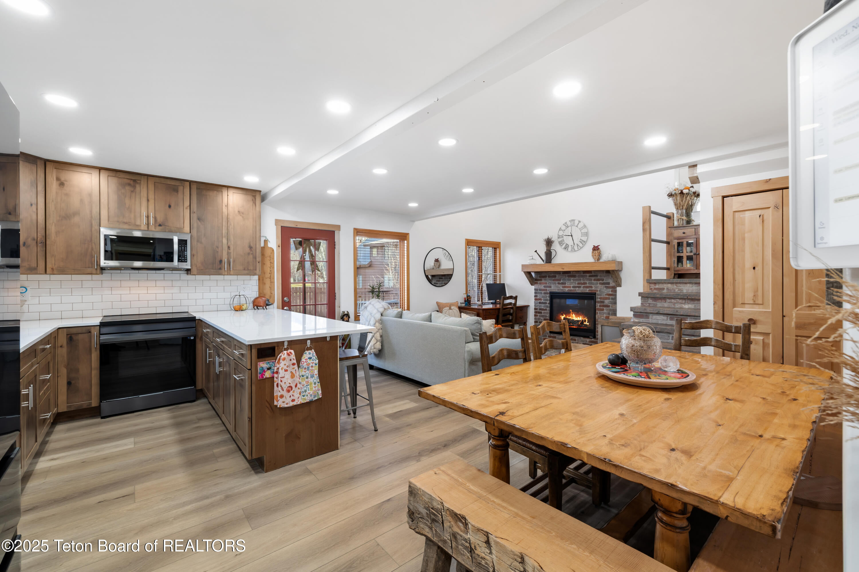 3140 West King Eider Road Jackson, WY 83001 - Photo 1 of 20 Kitchen / dining / living