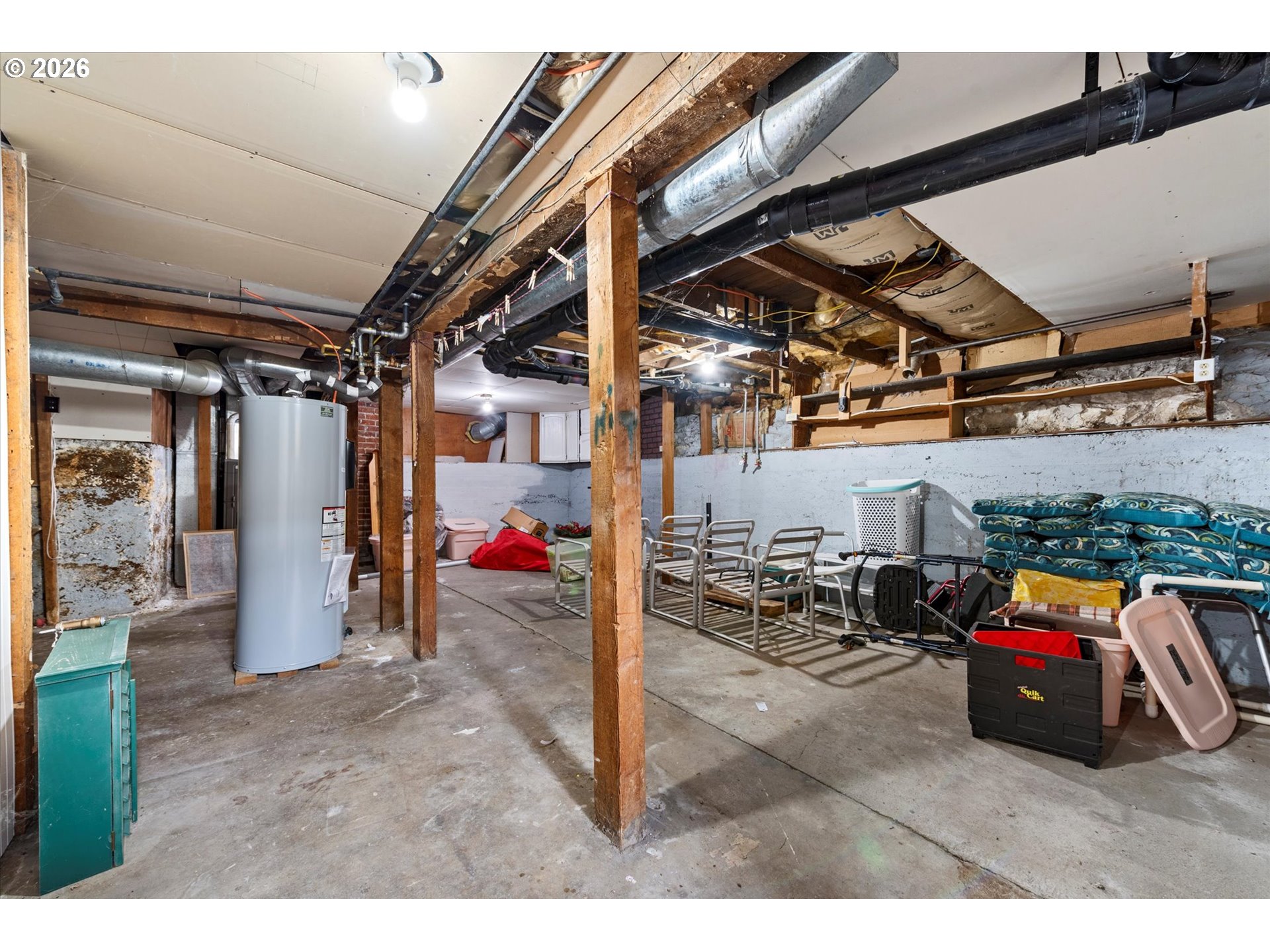1439 3rd Street Baker City, OR 97814 - Photo 39 of 42 a view of parking garage with cars