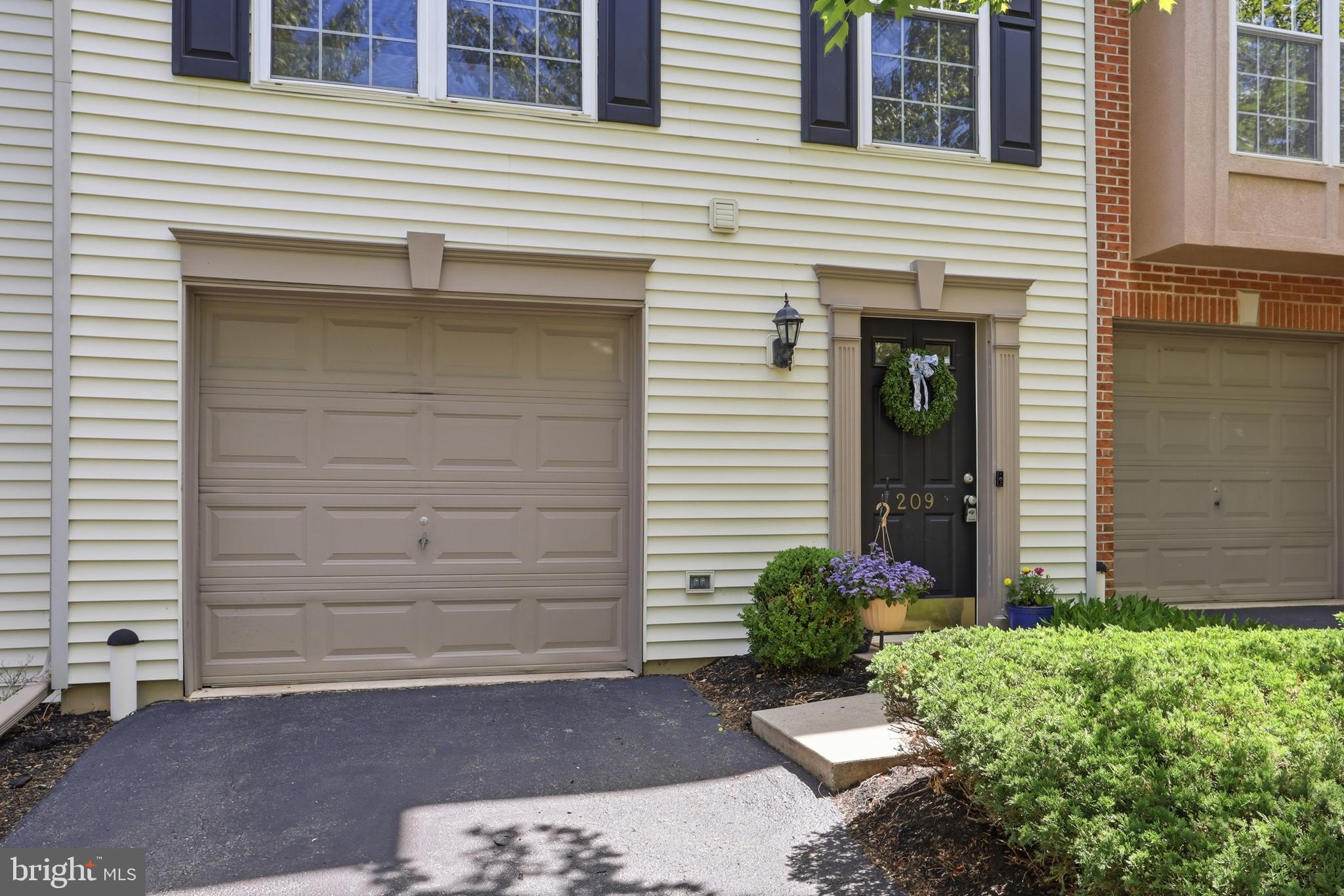 209 September Way York, PA 17403 - Photo 6 of 51