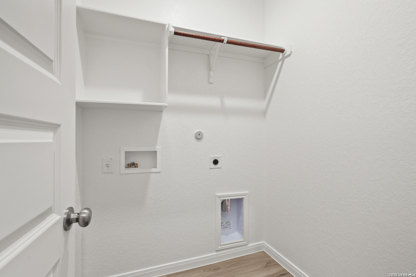 13627 Helton Pass St. Hedwig, TX 78152 - Photo 14 of 33 a view of bathroom