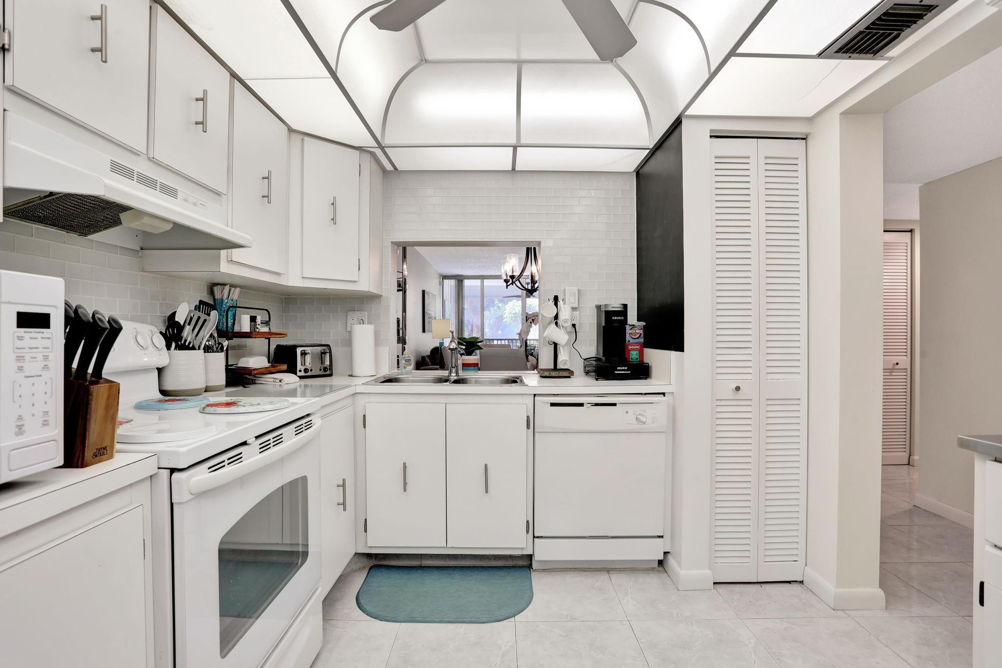 3910 Inverrary Boulevard, Unit 207B Lauderhill, FL 33319 - Photo 14 of 29 Photo 14