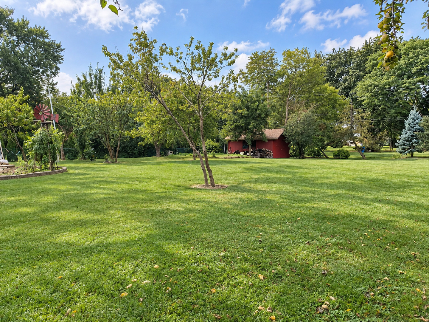 1428 Roslyn Road Schaumburg, IL 60193 - Photo 51 of 56 Gallery Image 51