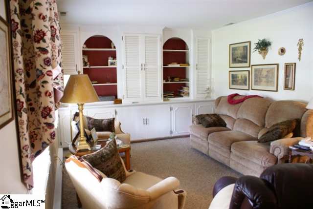 714 East Curtis Street Simpsonville, SC 29681 - Photo 2 of 24