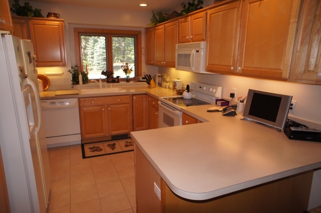 6786 Mission Ridge Traverse City, MI 49686 - Photo 8 of 27 1806721-7.JPG