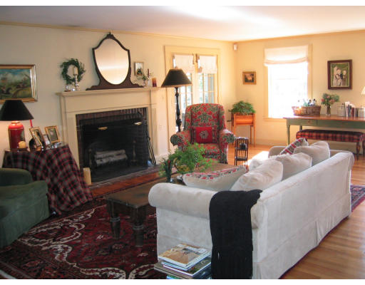170 King Caesar Road Duxbury, MA 02332 - Photo 4 of 16