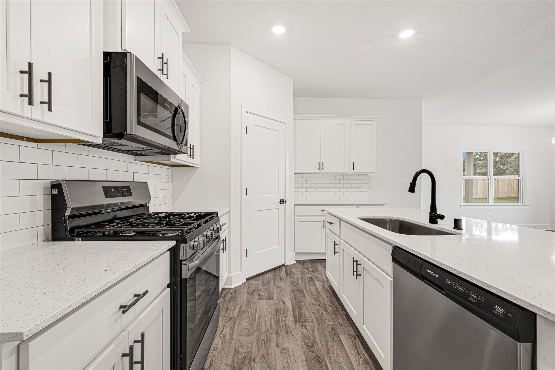 9460 Hard Rock Road Conroe, TX 77303 - Photo 12 of 28 Kitchen Area