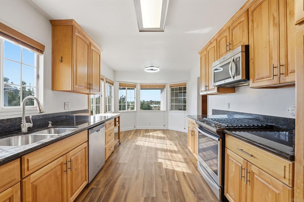 227 Astro Court Vista, CA 92083 - Photo 3 of 28