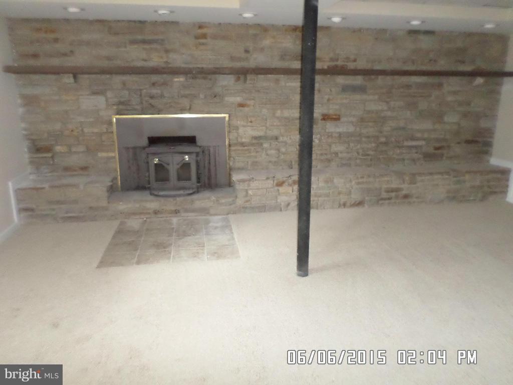 2712 Coon Club Road Westminster, MD 21157 - Photo 16 of 21 Family Room