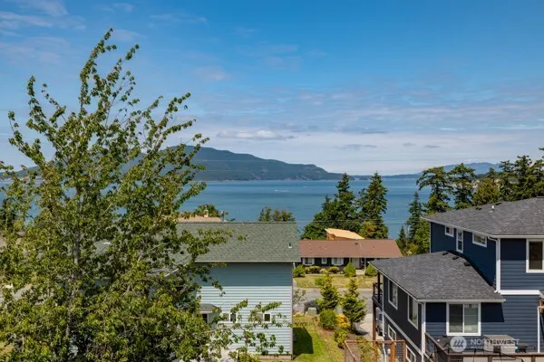 $1,249,000 | 3706 West 3rd Street, Anacortes, WA 98221