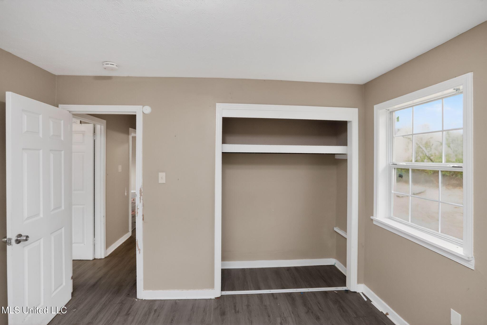 2815 Tara Road Jackson, MS 39212 - Photo 23 of 37 27_2815_Tara_Rd_Jackson_MS_39212-Bedroom
