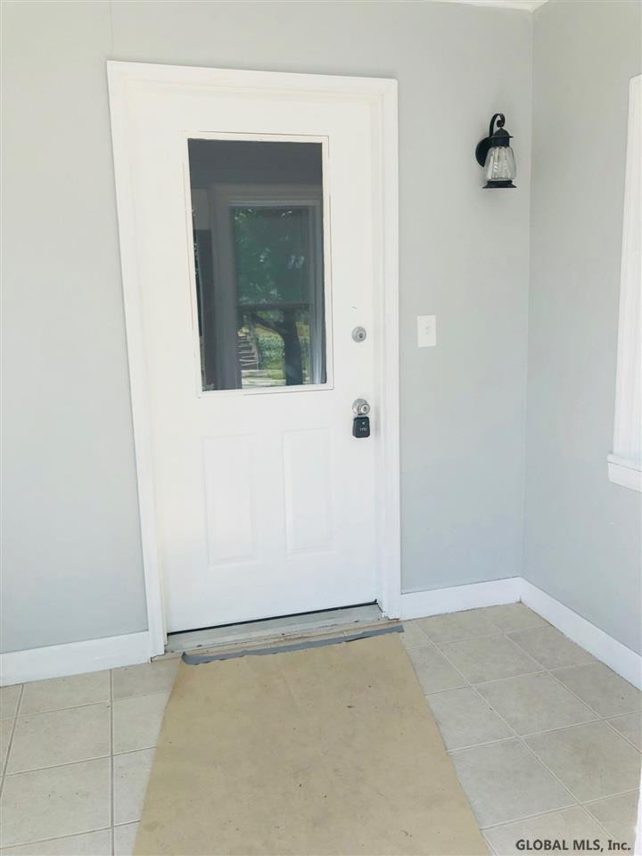 1913 Lenox Road Schenectady, NY 12308 - Photo 6 of 10 Photo 6