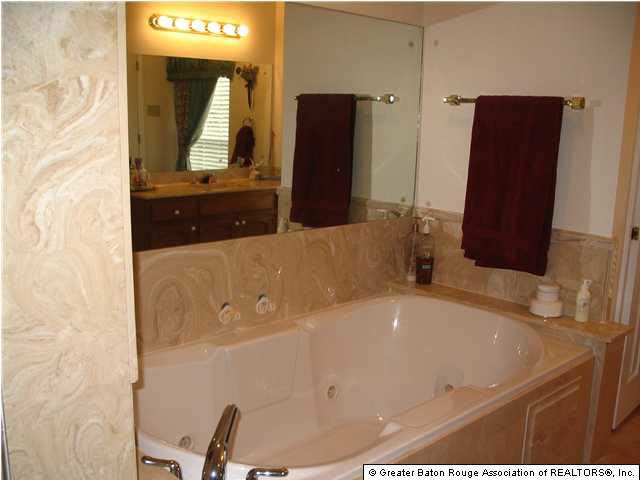 2931 Rene Beauregard Avenue Baton Rouge, LA 70820 - Photo 8 of 11 Gallery Image 8