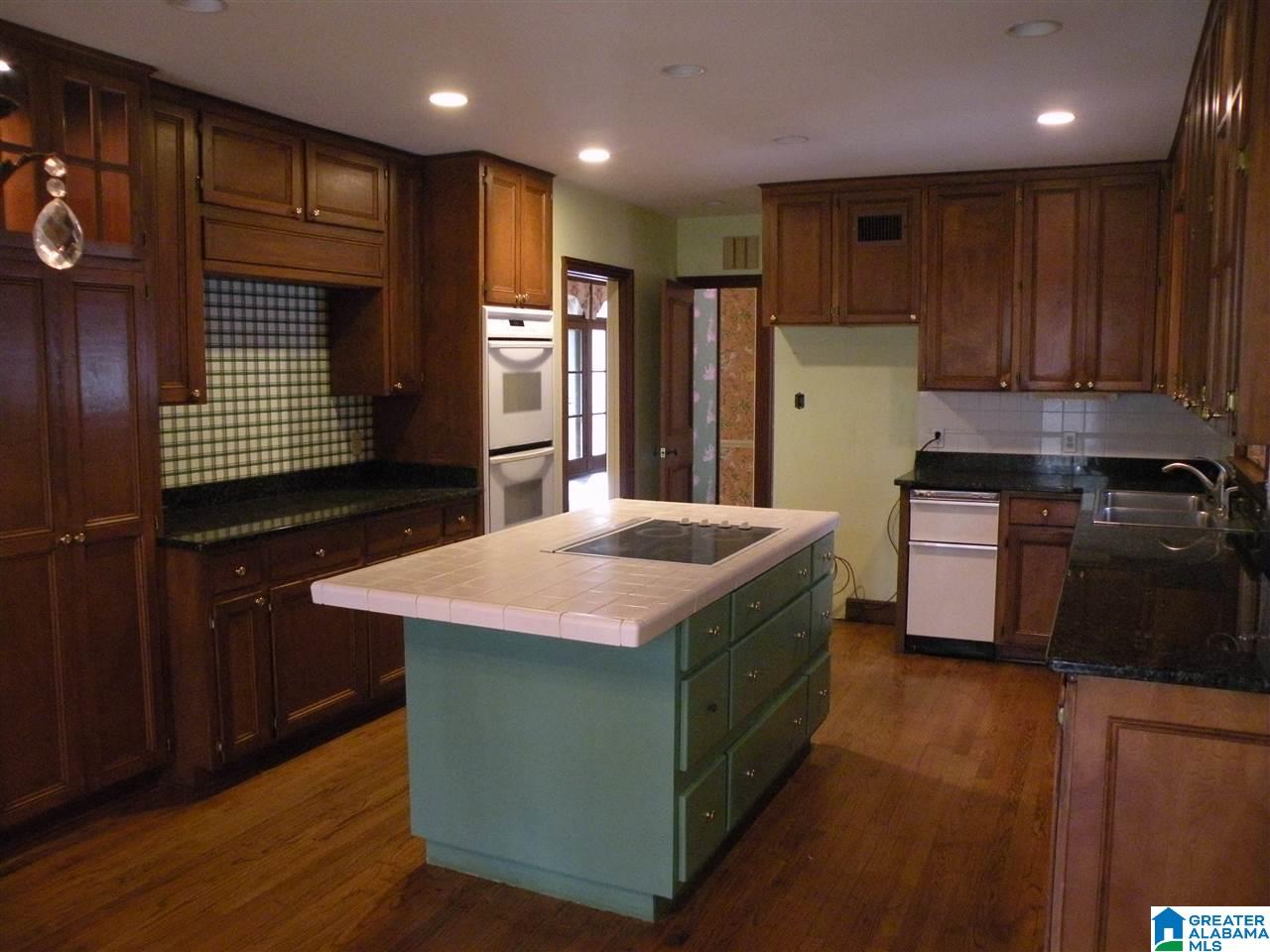 2423 Overhill Road Sylacauga, AL 35150 - Photo 14 of 38