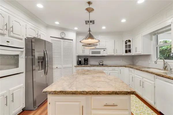 $1,890,000 | 8445 Southeast Bayberry Terrace, Hobe Sound, FL 33455