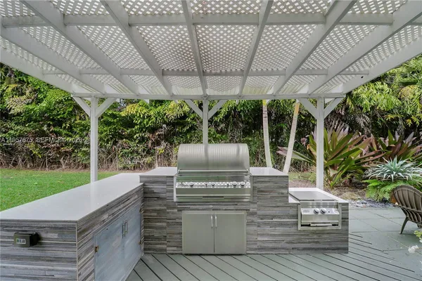 $1,890,000 | 8445 Southeast Bayberry Terrace, Hobe Sound, FL 33455