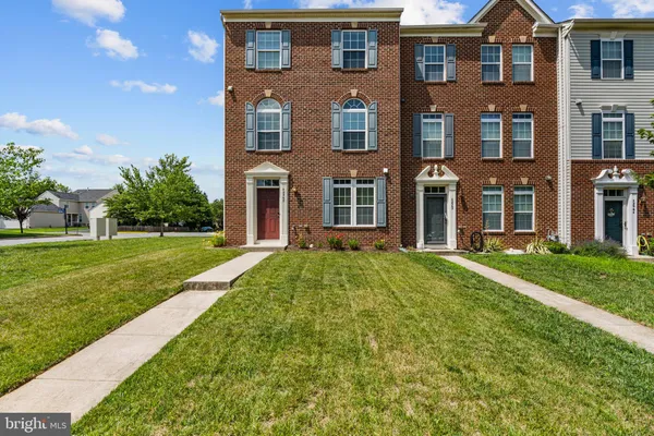$685,500 | 42960 Spyder Place, Chantilly, VA 20152