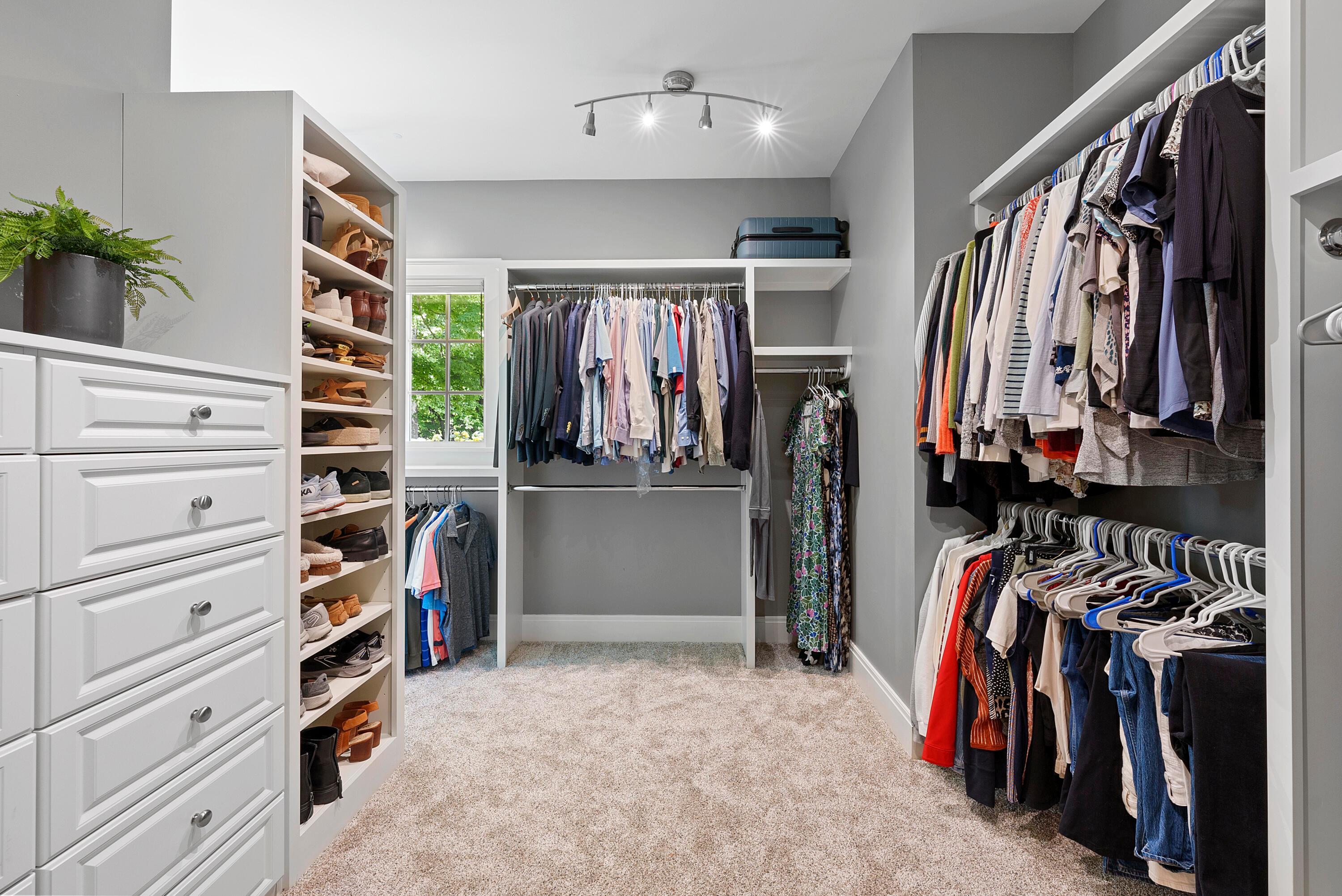 2737 Edington Road Columbus, OH 43221 - Photo 25 of 59 Primary Walk-in Closet