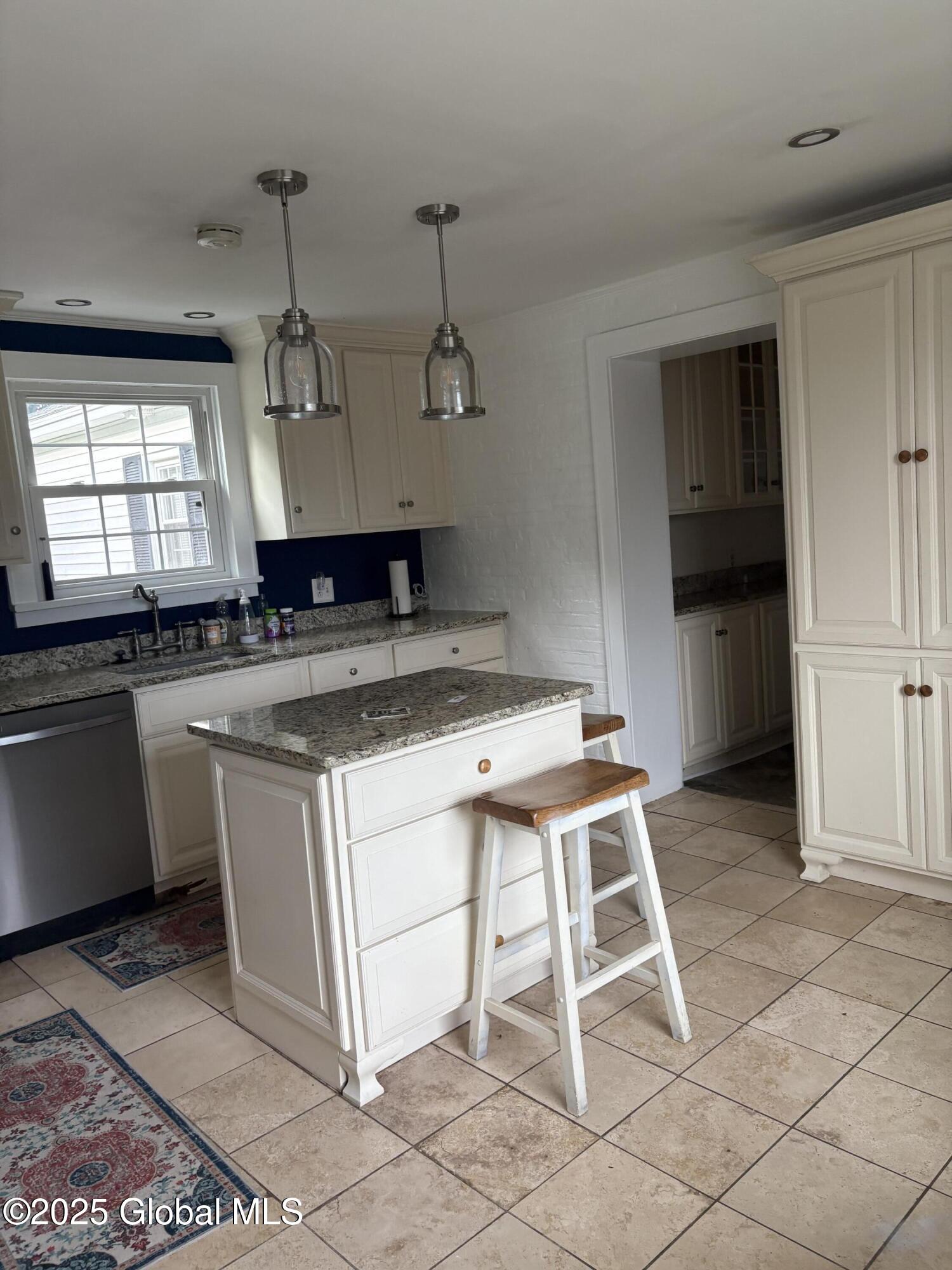 353 Truax Road Amsterdam, NY 12010 - Photo 11 of 61 20250615_222521153_iOS_14