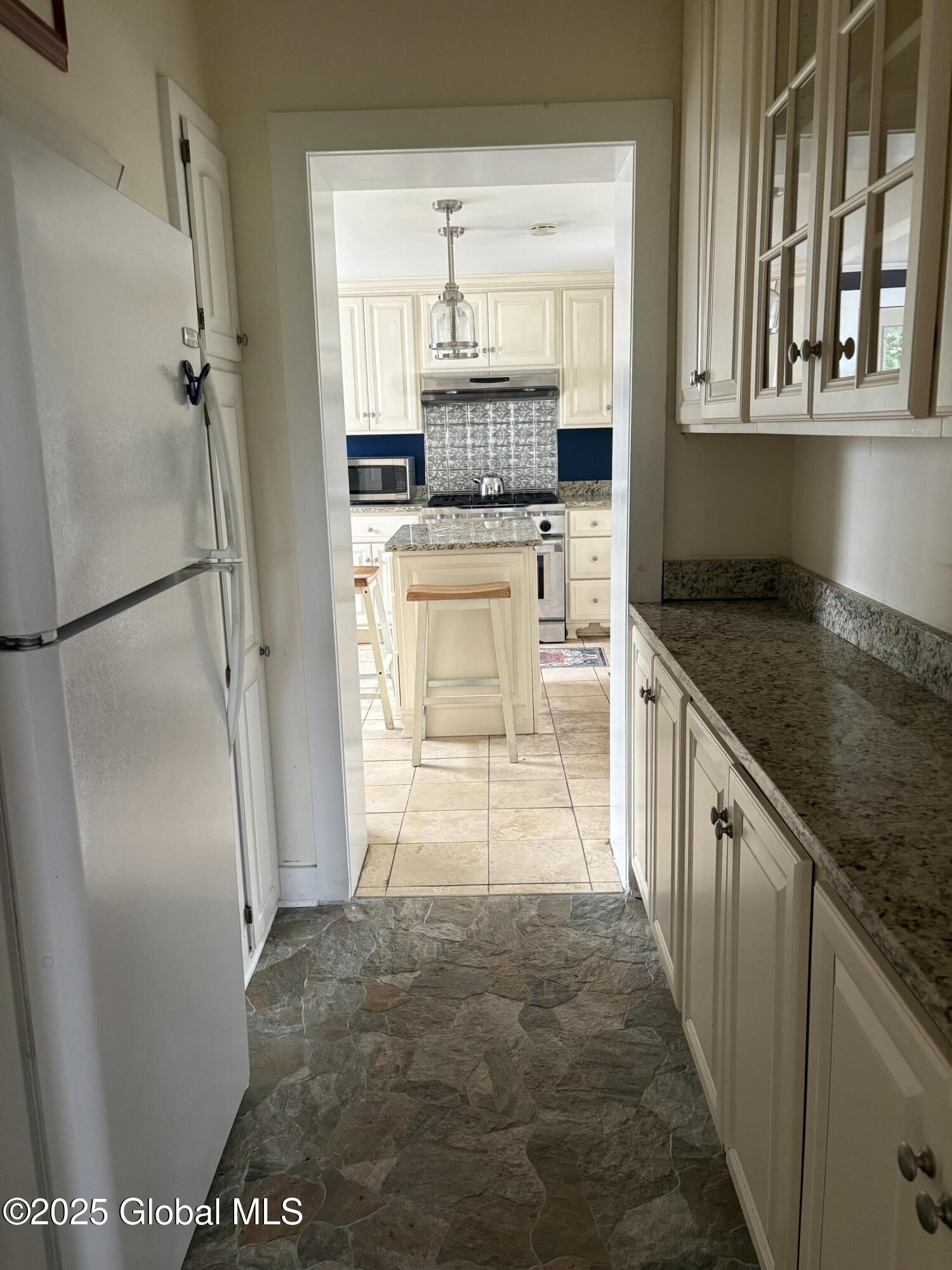 353 Truax Road Amsterdam, NY 12010 - Photo 17 of 61 20250615_222547138_iOS_11