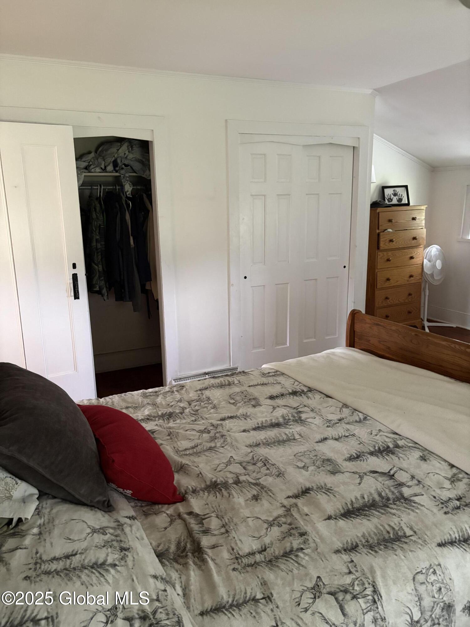353 Truax Road Amsterdam, NY 12010 - Photo 34 of 61 20250615_222816884_iOS_4