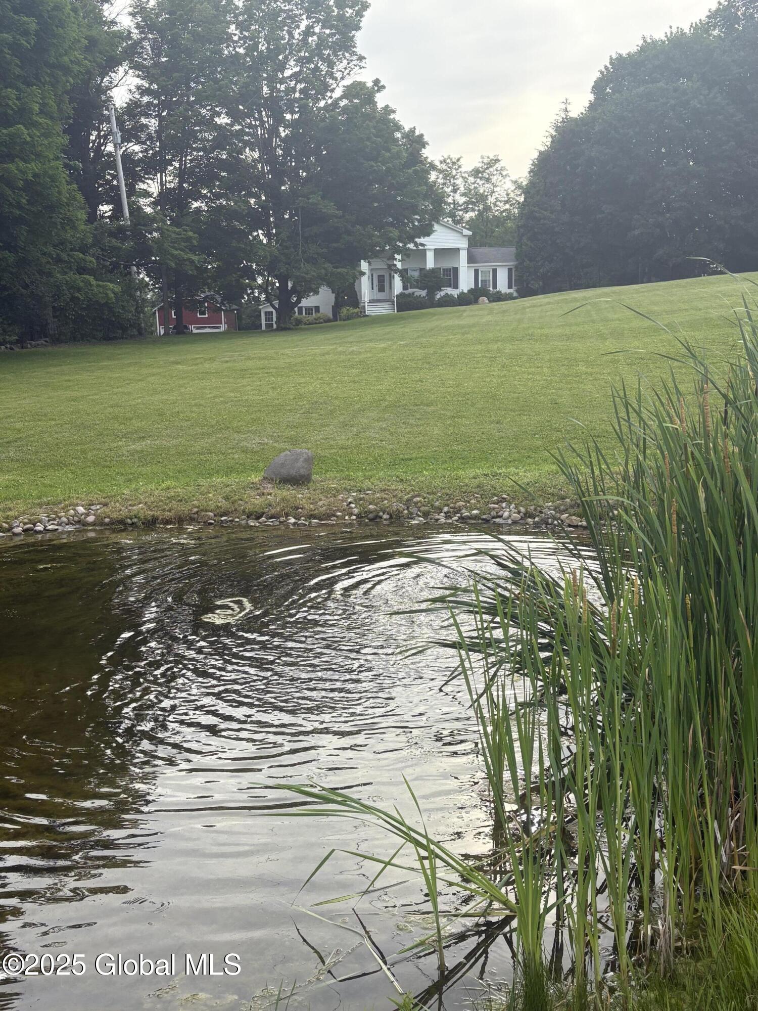 353 Truax Road Amsterdam, NY 12010 - Photo 4 of 61 20250615_221239666_iOS_33