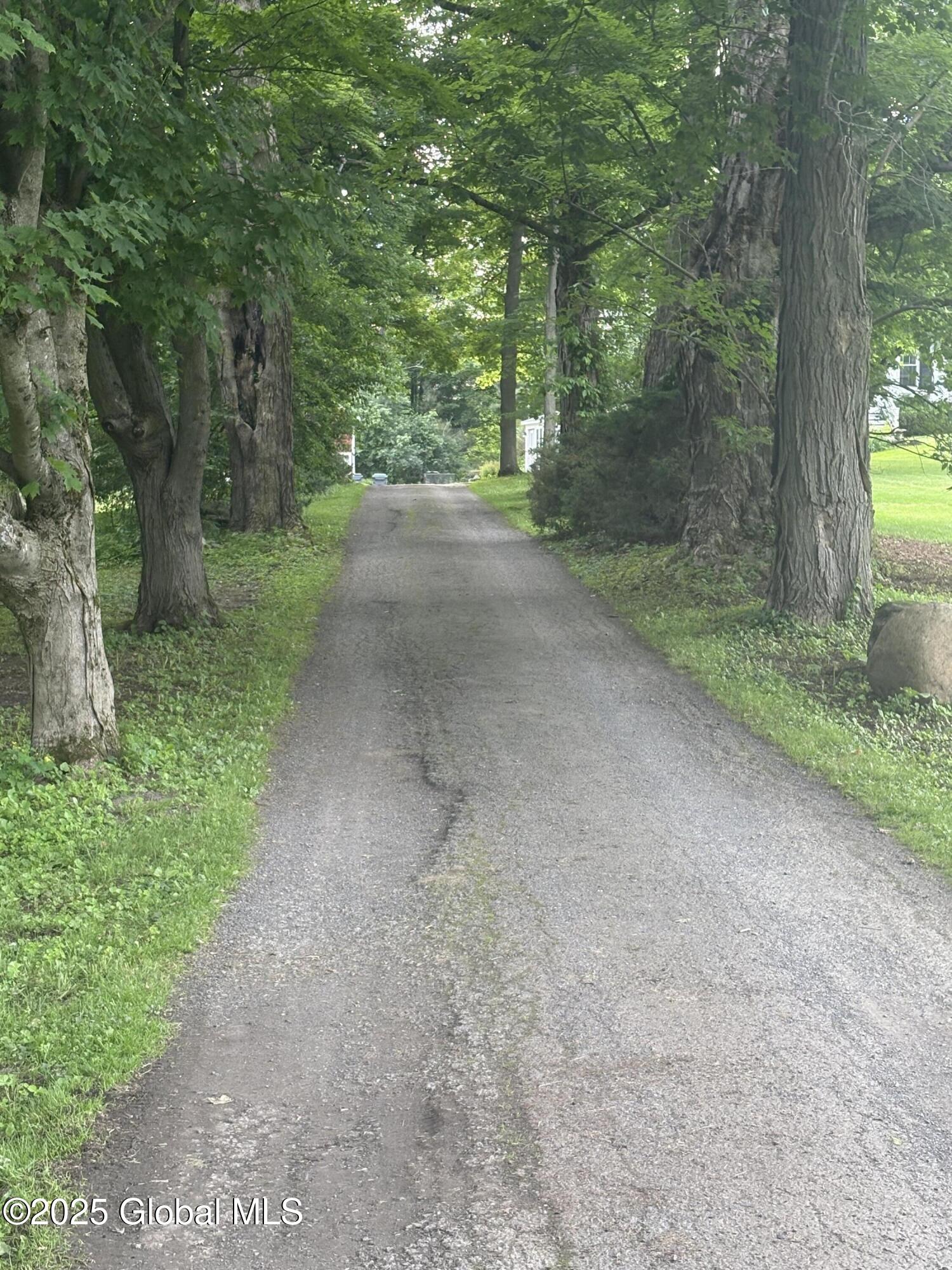 353 Truax Road Amsterdam, NY 12010 - Photo 47 of 61 20250615_221353848_iOS_29