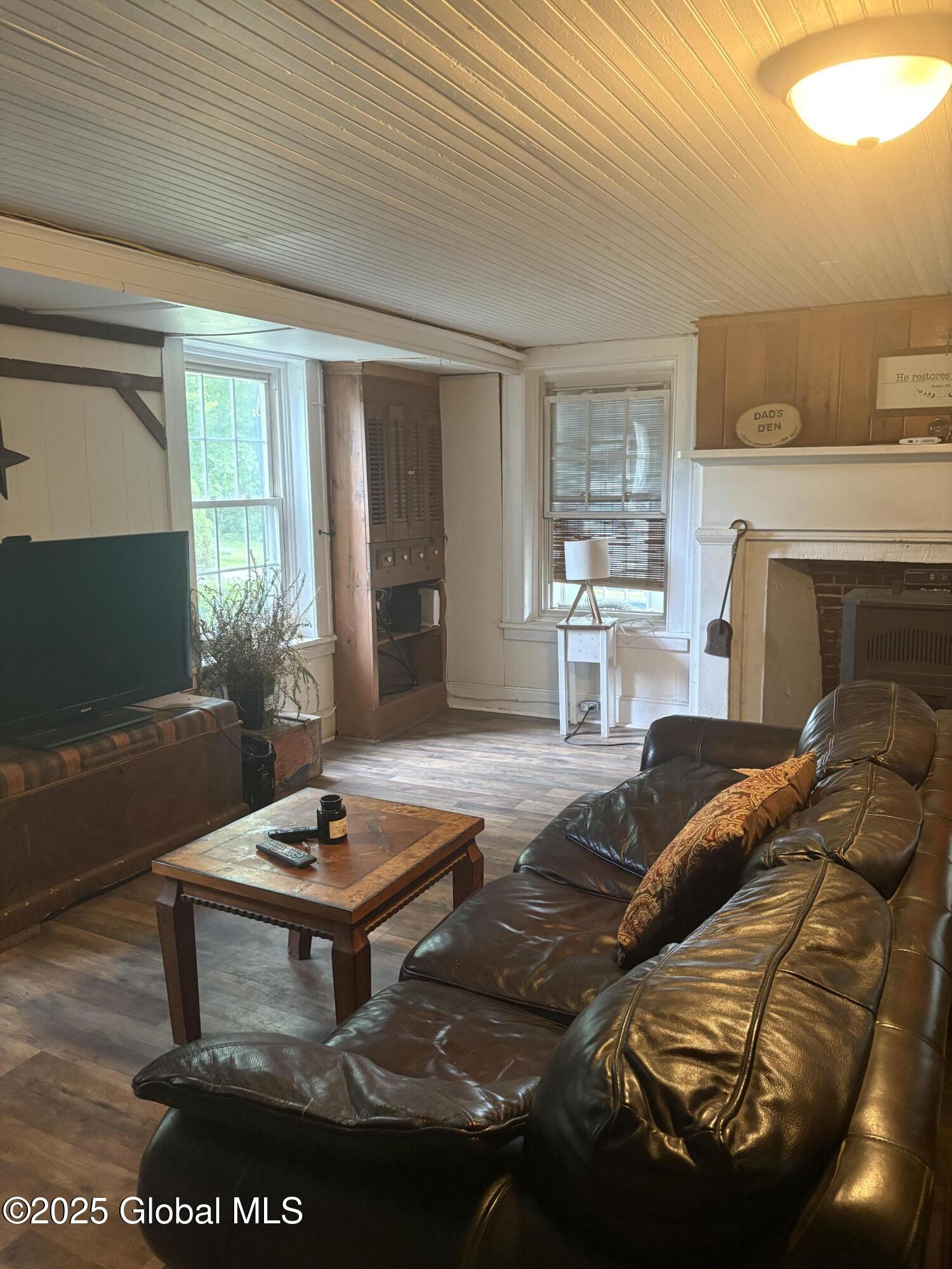 353 Truax Road Amsterdam, NY 12010 - Photo 55 of 61 20250615_221957211_iOS_19