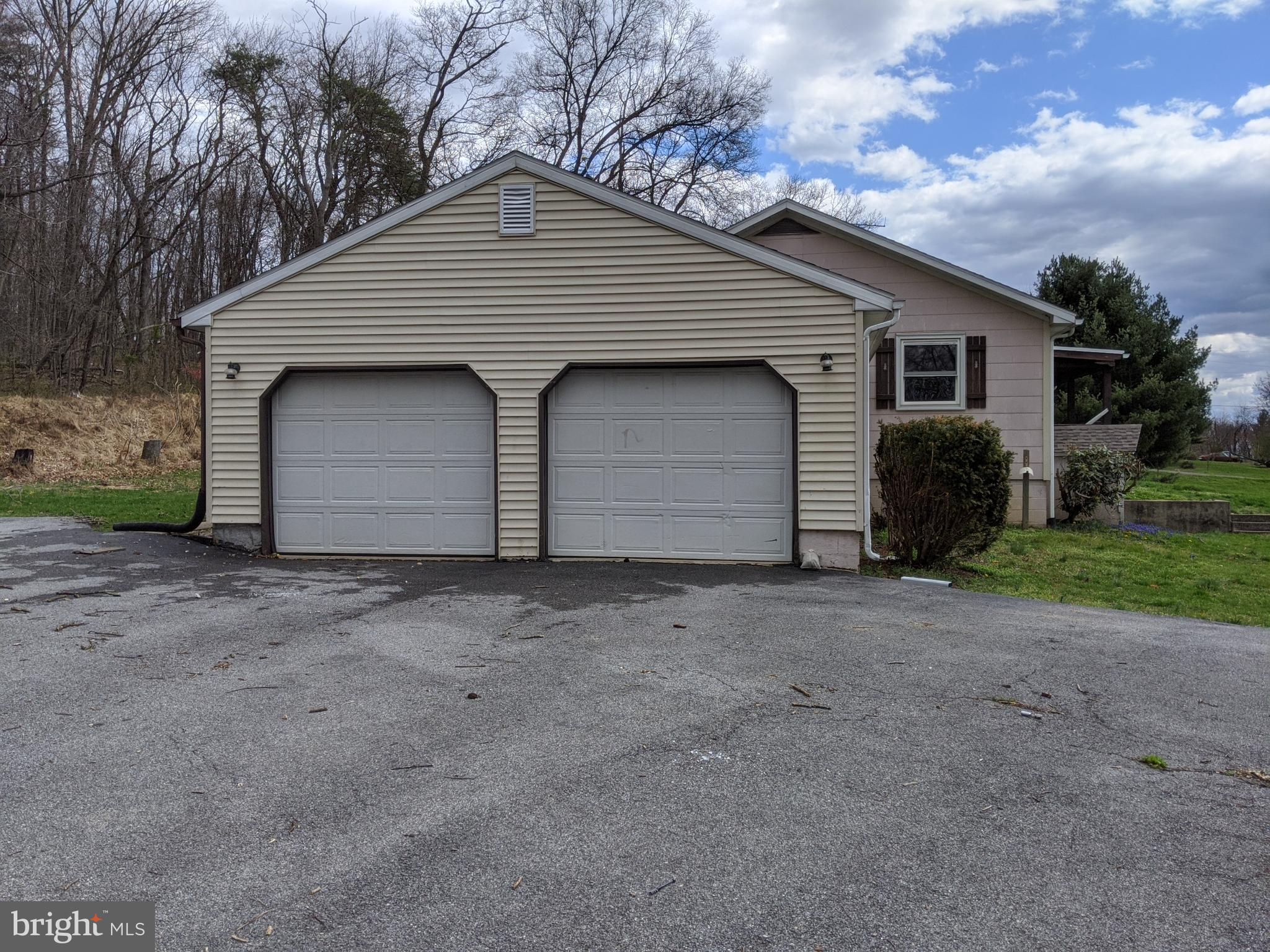 107 Bobcat Road Carlisle, PA 17015 - Photo 4 of 26 Gallery Image 4