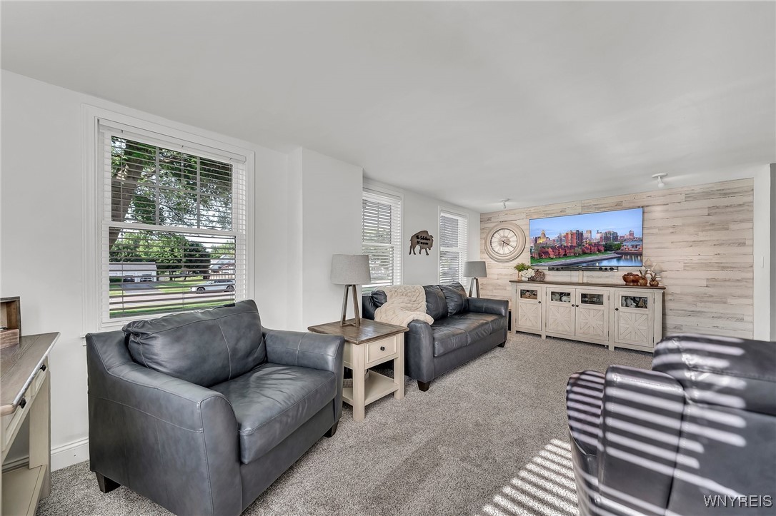 2001 Como Park Boulevard Lancaster, NY 14086 - Photo 6 of 48