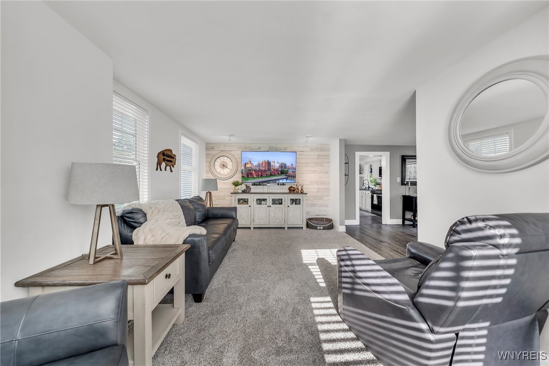 2001 Como Park Boulevard Lancaster, NY 14086 - Photo 7 of 48