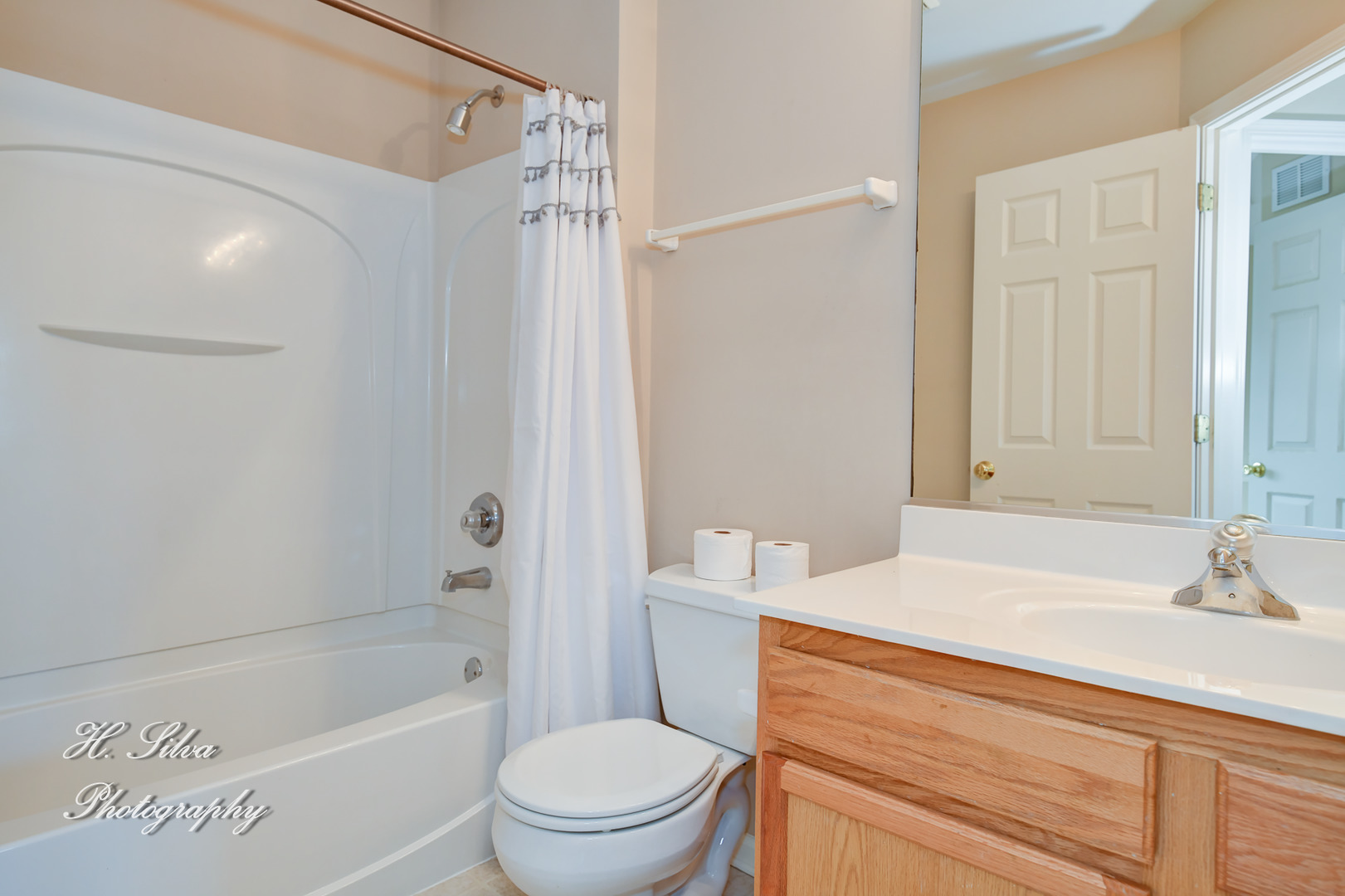9425 Rainsford Drive Huntley, IL 60142 - Photo 14 of 15 a bathroom with a sink a toilet and shower