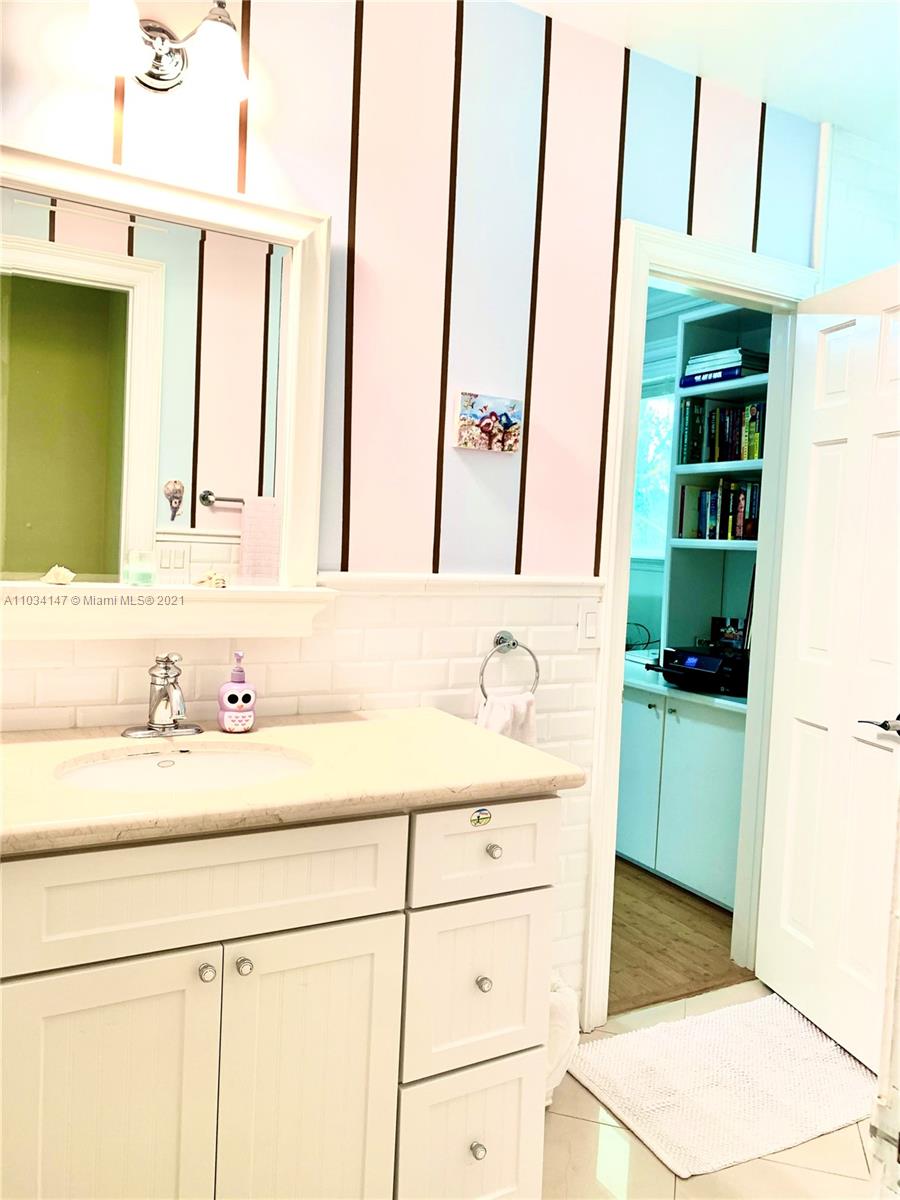 1119 Hardee Road Coral Gables, FL 33146 - Photo 39 of 45 Gallery Image 39