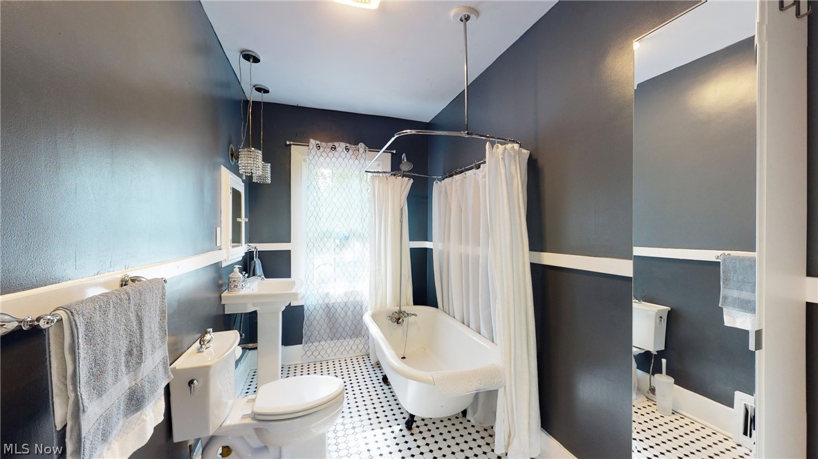 9215 Baldwin Road Mentor, OH 44060 - Photo 14 of 35 Full bath on the first floor