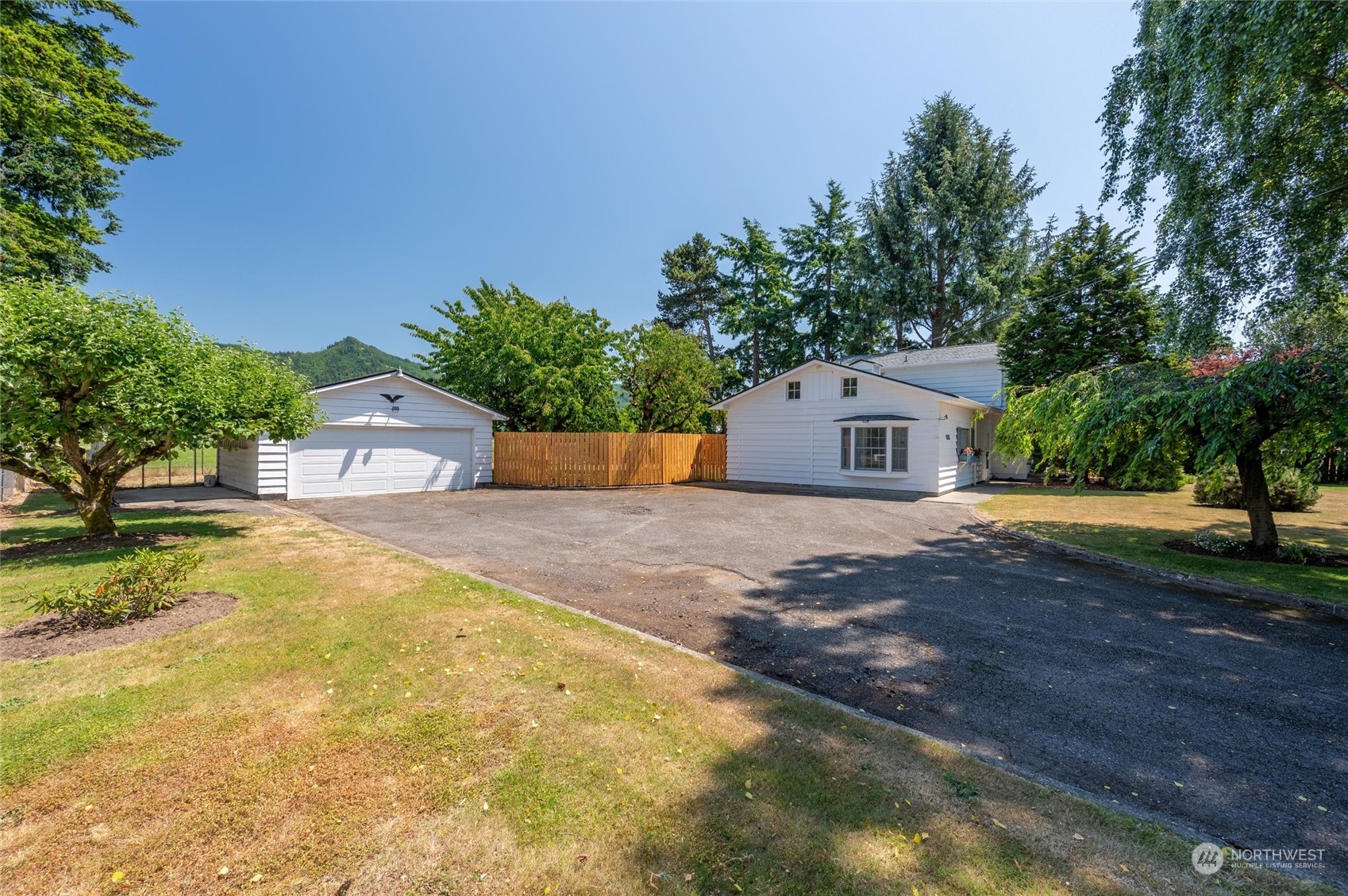 18599 Burkland Road Mount Vernon, WA 98274 - Photo 3 of 40 Gallery Image 3