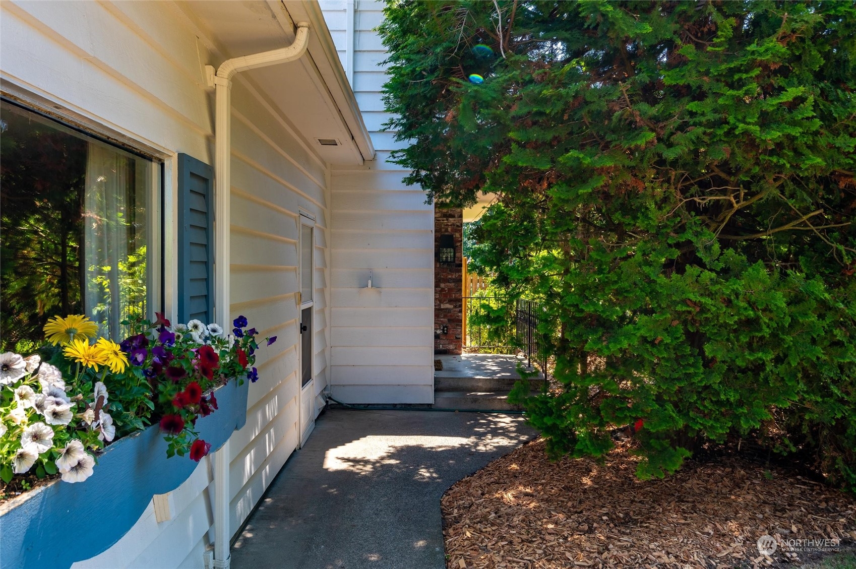 18599 Burkland Road Mount Vernon, WA 98274 - Photo 5 of 40 Gallery Image 5
