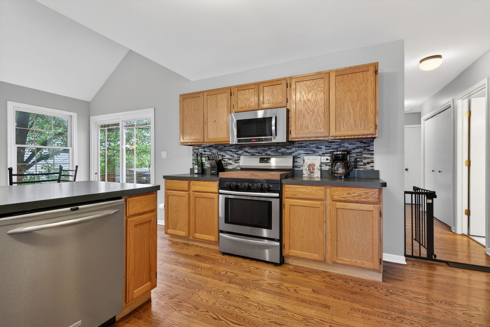 882 Wilshire Lane Crete, IL 60417 - Photo 4 of 24