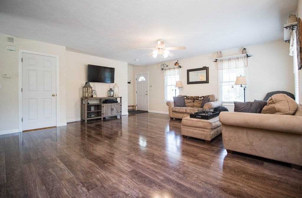 10 Pine Ridge Way, Unit 10 Middleboro, MA 02346 - Photo 3 of 30 Gallery Image 3