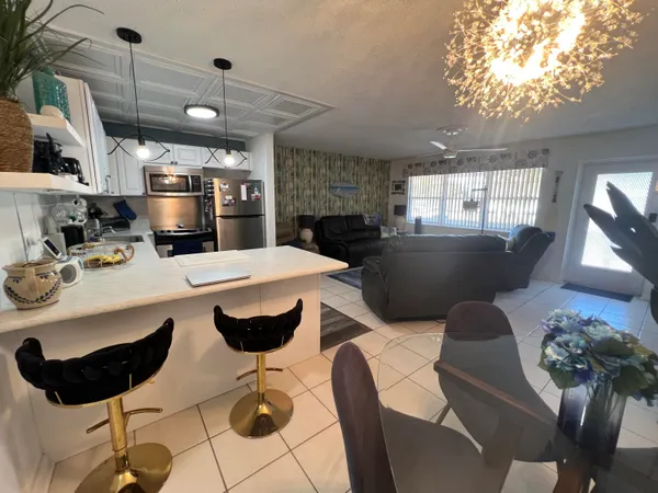 $1,250 | 201 Kent L, West Palm Beach, FL 33417