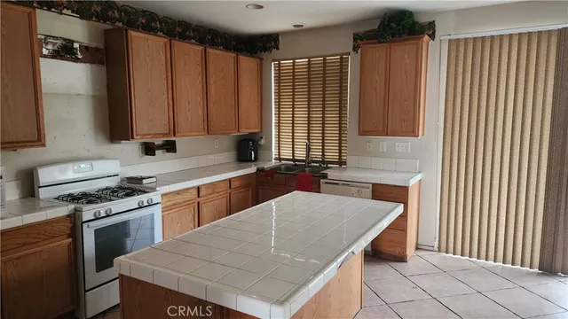 $650,000 | 7411 Olympia Avenue, Fontana, CA 92336