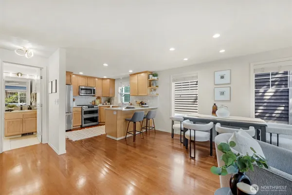 $650,000 | 8548 Midvale Avenue North, Unit B, Seattle, WA 98103