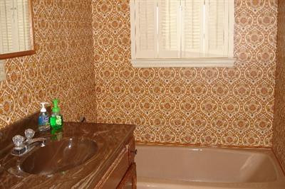437 Redwood Road Lancaster, KY 40444 - Photo 13 of 16 Upstairs bathroom