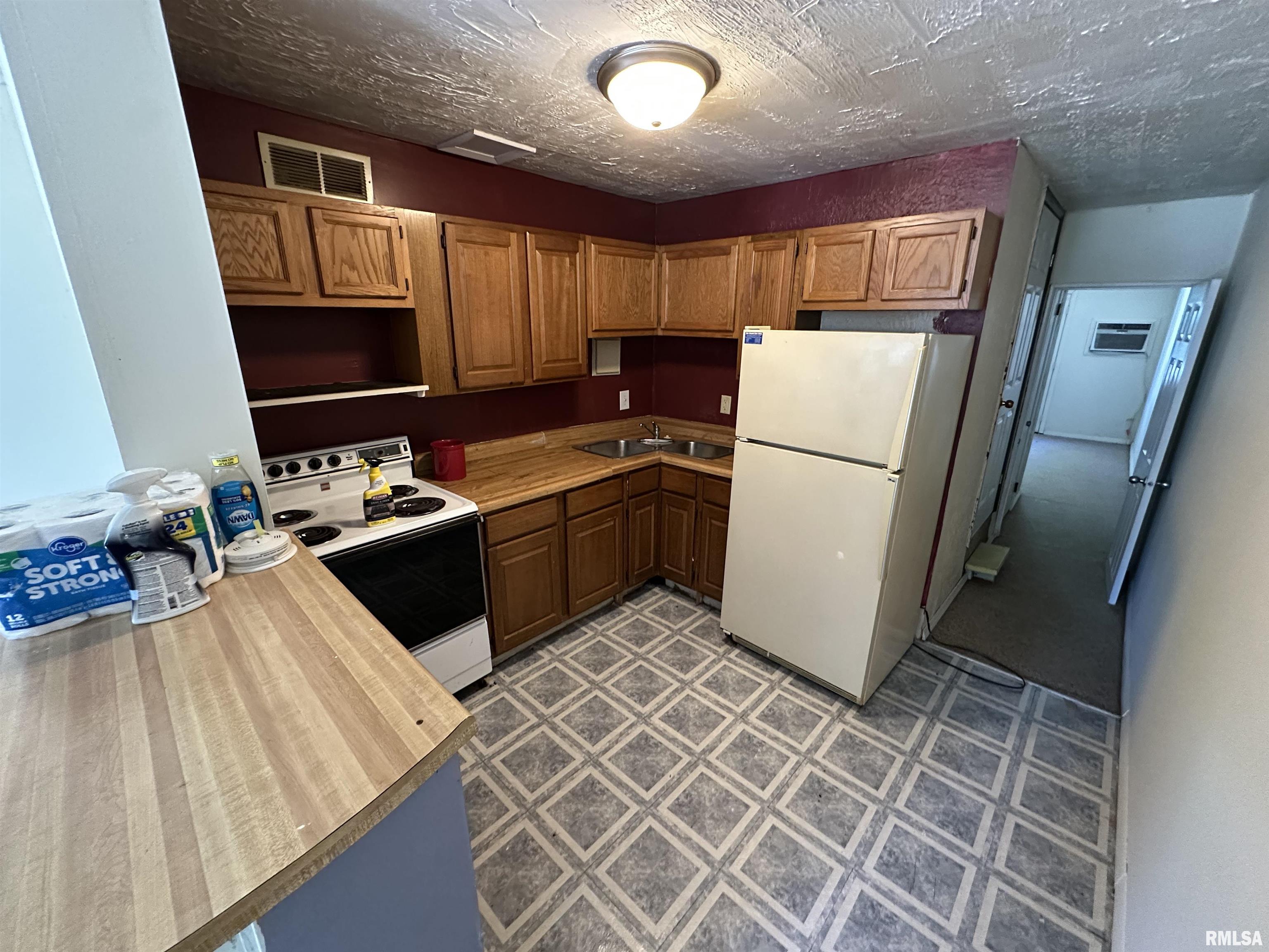 1219 South Court Street Marion, IL 62959 - Photo 3 of 14