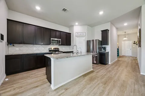 $299,000 | 1185 Colt Creek Court, Alvin, TX 77511