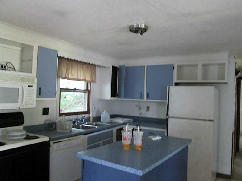 377 Transalpine Road Lincoln, ME 04457 - Photo 3 of 8 Kitchen.