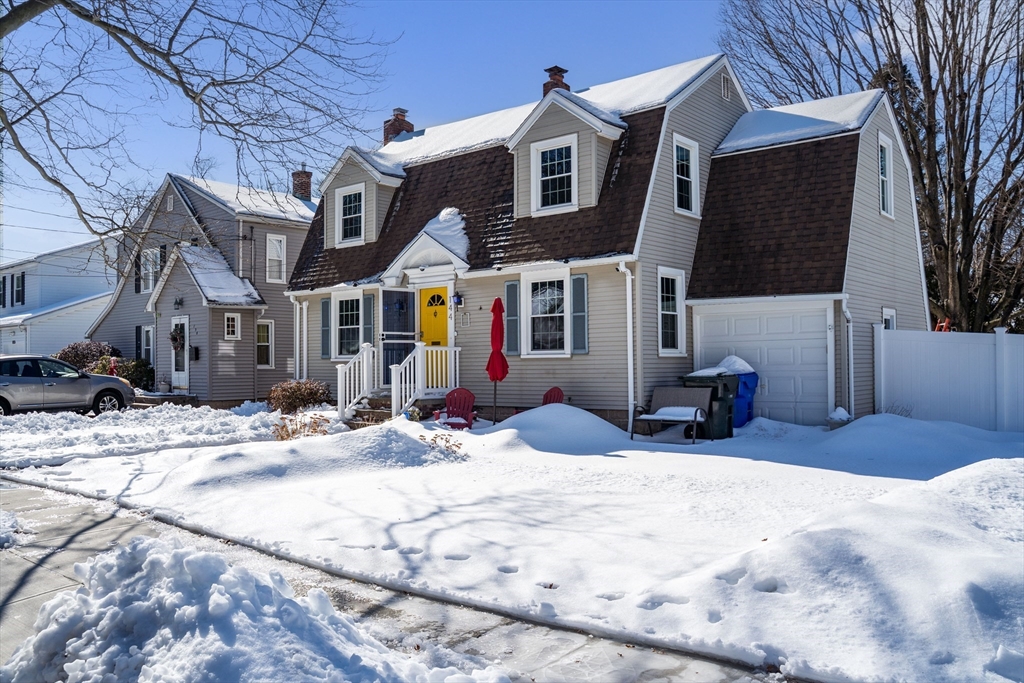 144 Gillette Avenue Springfield, MA 01118 - Photo 1 of 38 Gallery Image 1