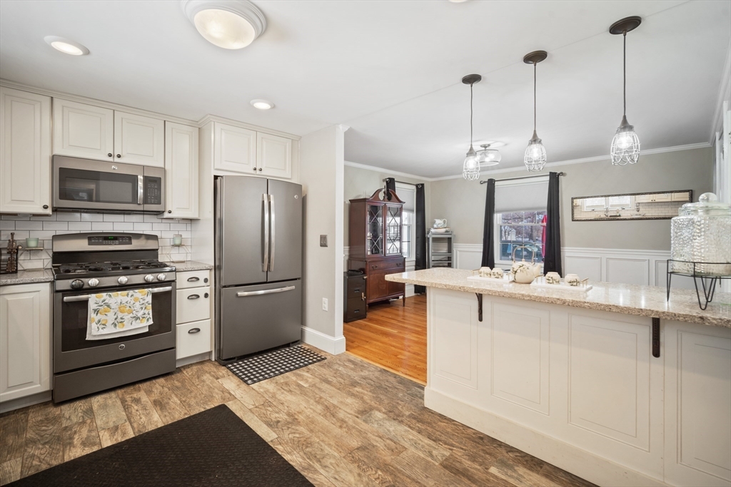 144 Gillette Avenue Springfield, MA 01118 - Photo 11 of 38 Gallery Image 11
